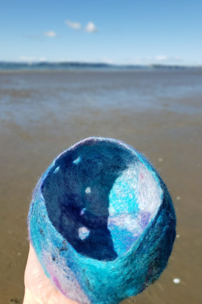 Cute vase inspired paua shell, Home decor New Zealand's gift. Use to keep memories from the beach. Coastal lifestyle.