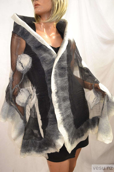 Gray shawl with white merino wool 4526