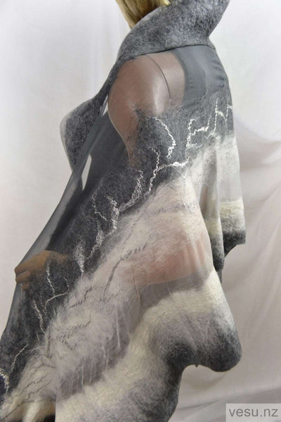 Gray and white felting shawl with merino wool 4618