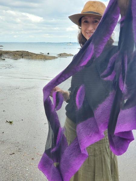 Lightweight scarf, purple 💜 wool and black silk.