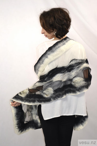 Large shawl silk with merino wool black and whitr 4277