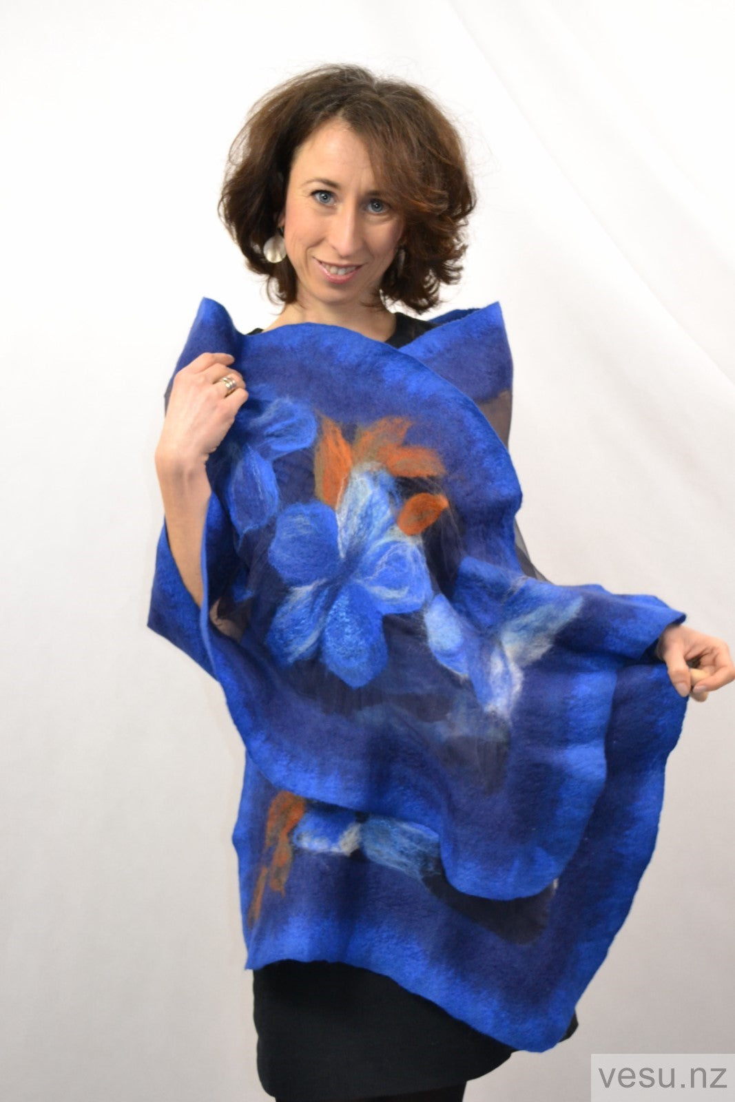 Blue shawl handmade with silk and merino 4299