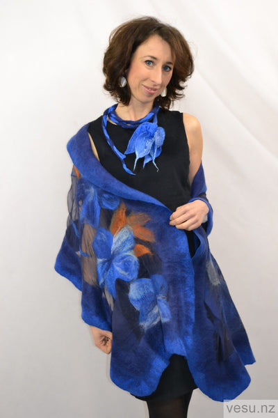 Blue shawl handmade with silk and merino 4299