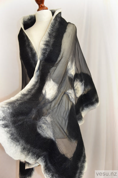 Classic black and white silk creation 4516