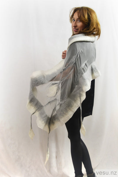 White gray large shawl with hanging callas 4602